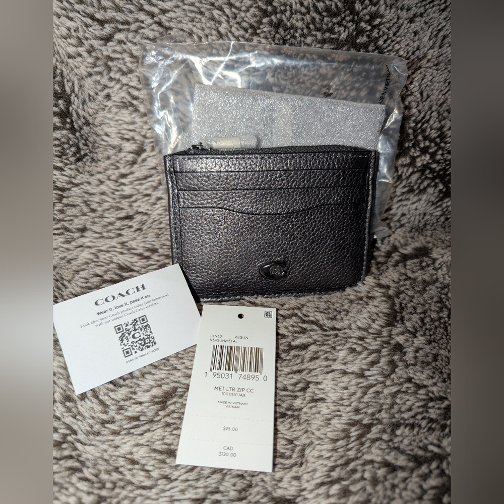 NWT Coach Card Slot